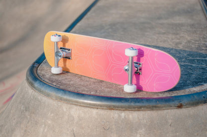 Venom Core Complete Skateboard - Outline Fade Pink - 7.75"