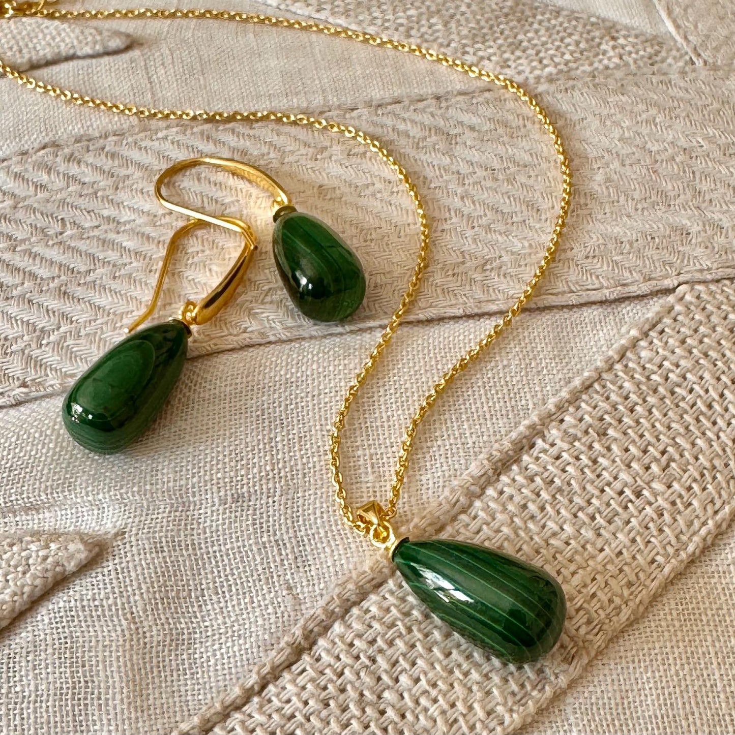 Hera Polished Stone Pendant Necklace Malachite