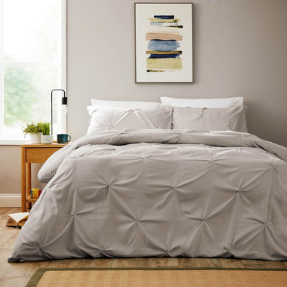OLIVIA ROCCO Textured Pintuck Ruffles Pleated Microfibre Duvet Cover Sets with Pillowcases Soft Breathable Easy Care Bedding Set Quilt Covers