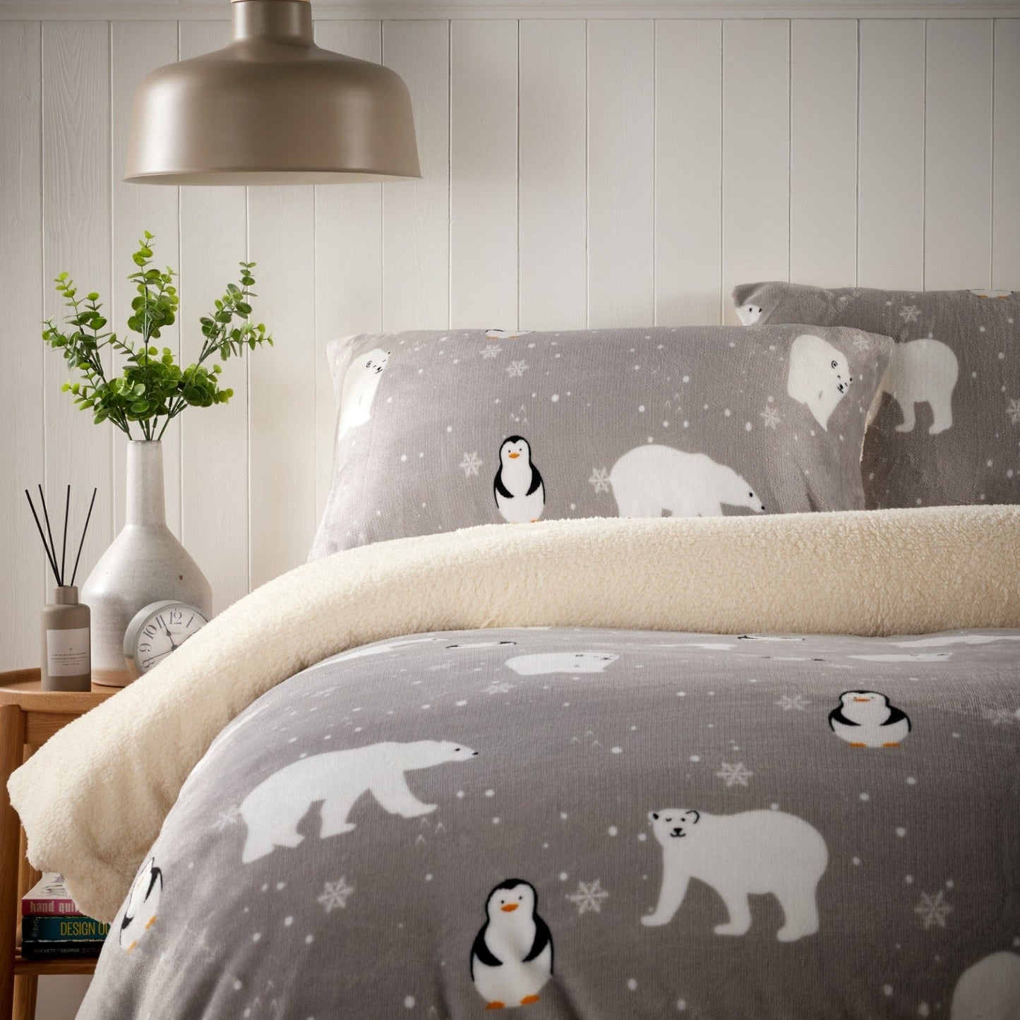 Polar Bear and Penguin Teddy Fleece Duvet Set with Reversible Sherpa Fur Winter Bedding Available in Single Double King Sizes by OLIVIA ROCCO